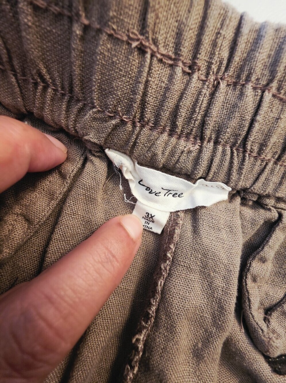 Women’s Drawstring Linen-Blend Shorts - Brown - Picture 4 of 9